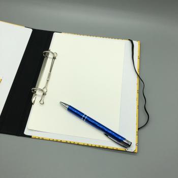 Planer Ringbuch Ringmechanik  schwarz Innenseite Deckblatt Stift Gummiband
